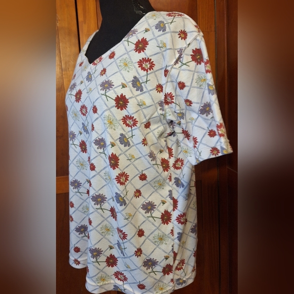 🌼CLASSIC ELEMENTS women's colorful floral t-shirt. Size M - Picture 3 of 5